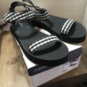 New women’s st. John’s Bay  sandals size 11